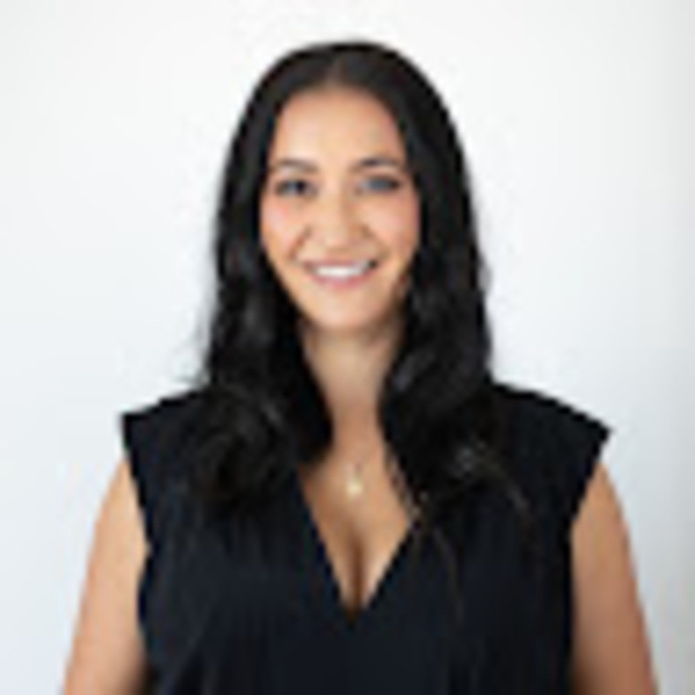 Meet your Posher, Deena